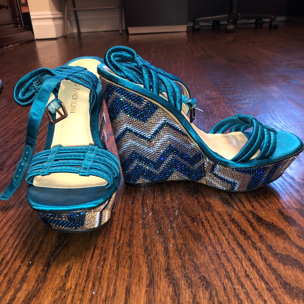 Turquoise rhinestone wedges
